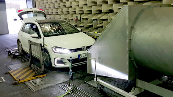 ATESTEO | vehicle test on the dynamometer. ATESTEO offers this test in benchmarking to measure the forces all around the vehicle.