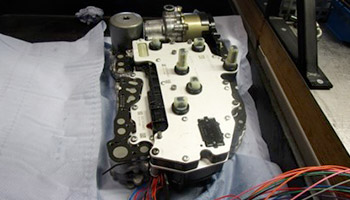 atesteo-engineering-vehicle-drive-system-benchmarking-measurement-technology-components-drivetrain-valves-sensors-350x200px ATESTEO | Technologies involved in vehicle drive system benchmarking: measurement technology in the components of the drivetrain - solenois valves. In Benchmarking taps on solenoid valves and hydraulic pressure sensors are used.