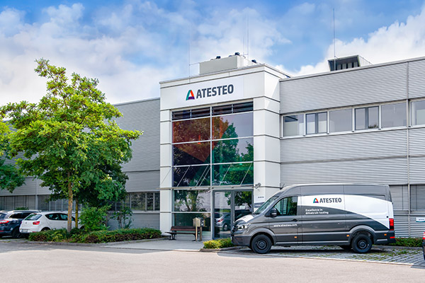 ATESTEO | Our ATESTEO location in Garching near Munich, Germany. Drivetrain testing on test benches which can be equipped with battery simulation systems.
