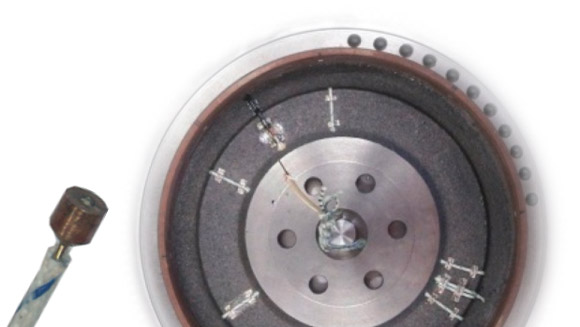 ATESTEO | Measurements in vehicle equipment such as torque measurements, measurements on entire vehicle or temperature measurements. Temperature measurements: Flywheel surface. Image 2.